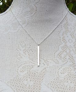 Vertical bar necklace in silver