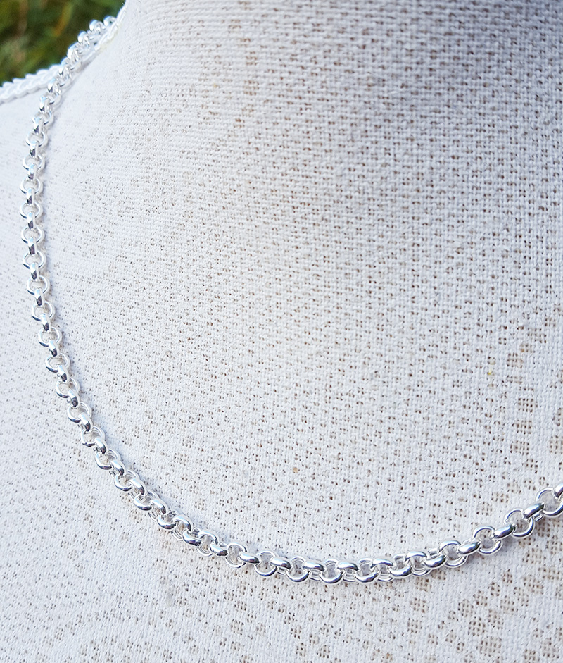 thumbnail interactive-video image 1 of Old English Jewellers 925 Sterling Silver 3mm Diamond Cut Belcher/Forza Chain 1 of 3