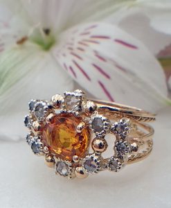 Vintage Natural 2cts Sapphire 14ct Yellow Gold Sapphire Ring with Diamond