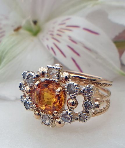 Vintage Natural 2cts Sapphire 14ct Yellow Gold Sapphire Ring with Diamond