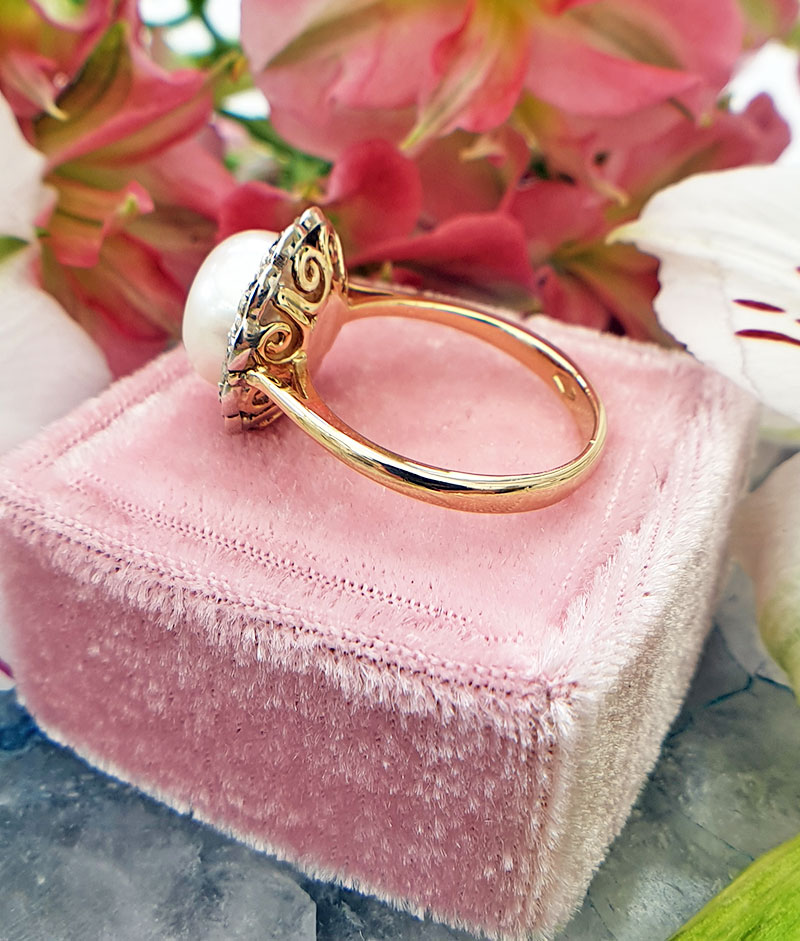 14ct Yellow Gold Diamond and Freshwater Pearl Cocktail Ring